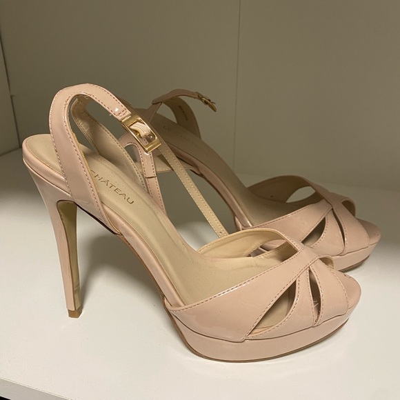 Le Chateau Nude Heels - Picture 3 of 3